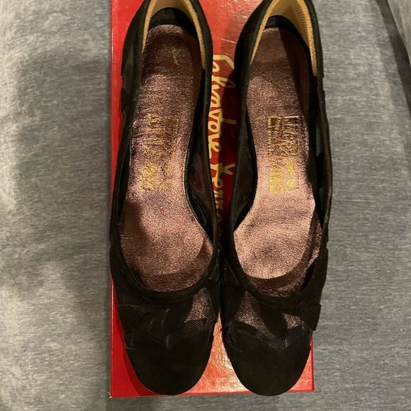 Salvatore Ferragamo Black Suede Kid Mesh Sandal.  Never Worn. 7 AAA NWT - Picture 9 of 13